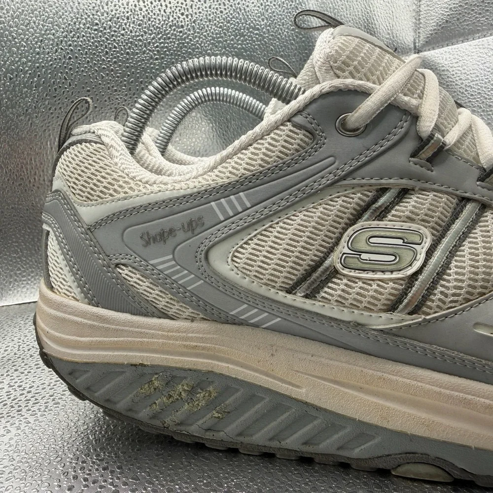 Skechers product pair